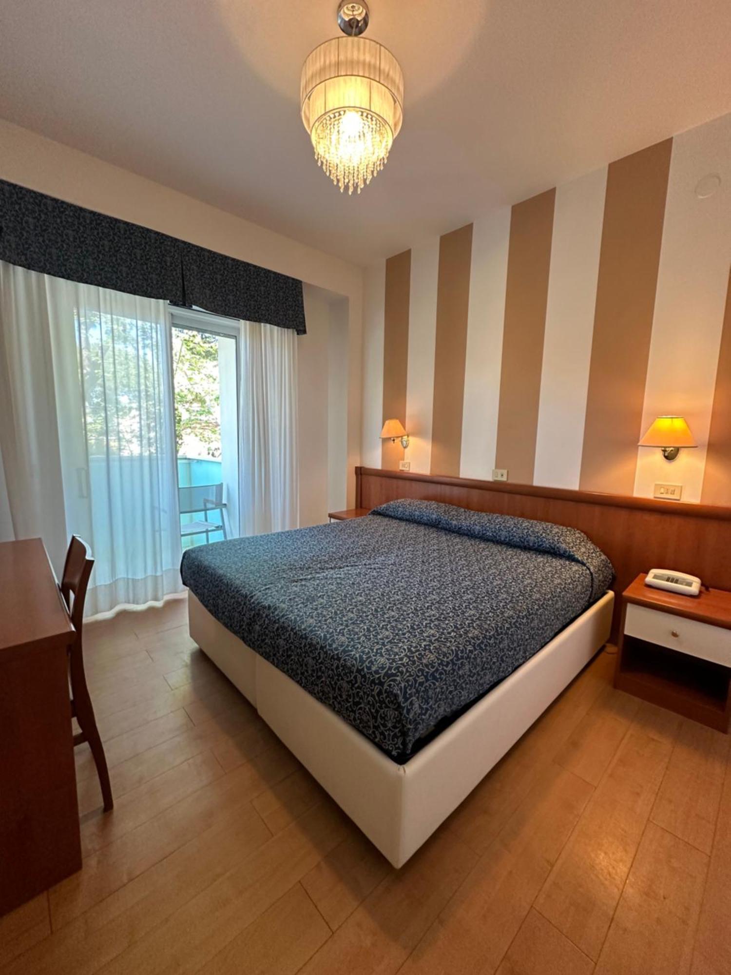 Hotel Mon Pays Riccione Zewnętrze zdjęcie