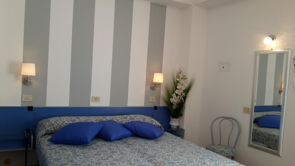 Hotel Mon Pays Riccione Zewnętrze zdjęcie